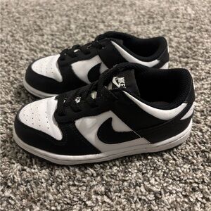 Nike dunk panda size 9c